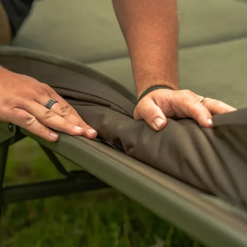 Avid Carp Benchmark Ultra Standard Bedchair- Bedchairs