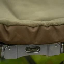 Avid Carp Benchmark Ultra Standard Bedchair- Bedchairs
