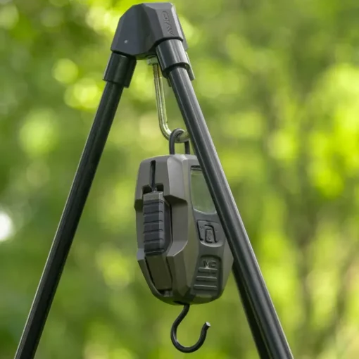 Avid Carp Pro-Tect Deluxe Tripod- Scales
