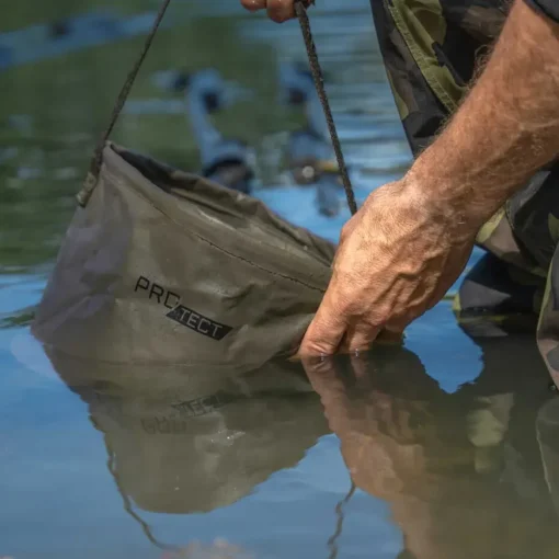 Avid Carp Pro-Tect Water Bucket- Fish Care