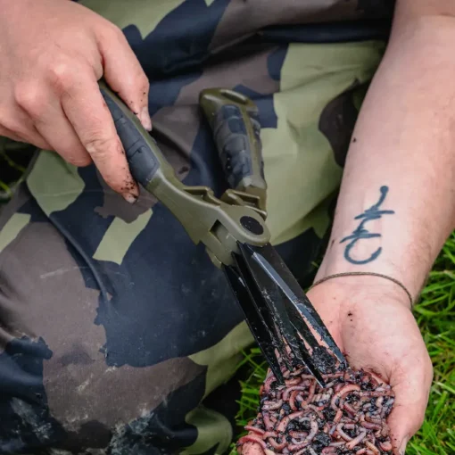 Avid Carp Worm Choppers- Tools