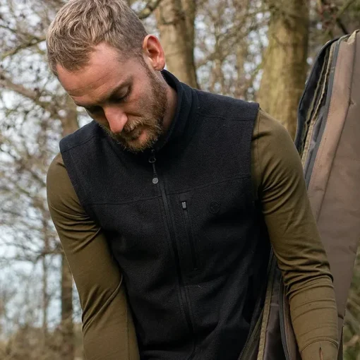 Korda Black Le Fishing Fleece Gilet- Clothing