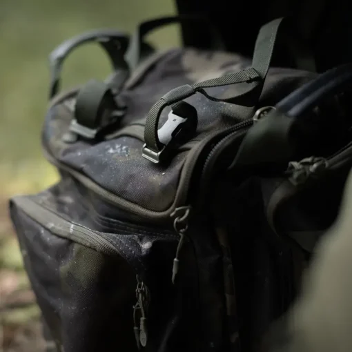 Korda Compac Dark Kamo Rucksack 30L- Luggage