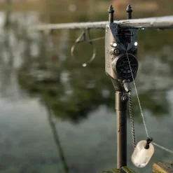 Nash Siren R4 2-Rod Fishing Bite Alarm Presentation Set- Bite Alarms