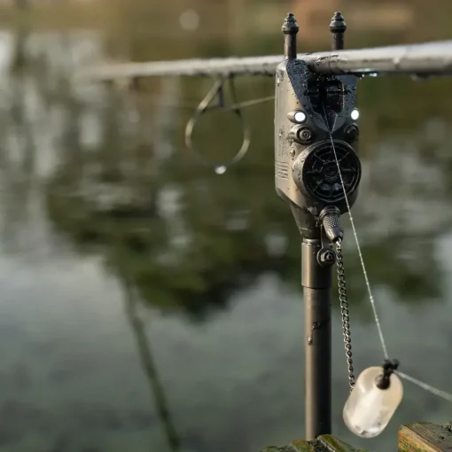 Nash Siren R4 2-Rod Fishing Bite Alarm Presentation Set- Bite Alarms