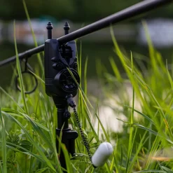 Nash Siren R4 2-Rod Fishing Bite Alarm Presentation Set- Bite Alarms