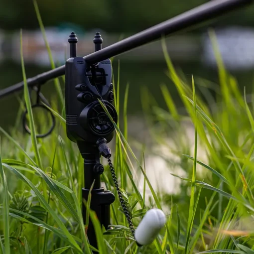 Nash Siren R4 2-Rod Fishing Bite Alarm Presentation Set- Bite Alarms