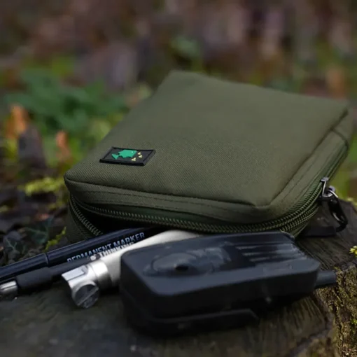 Thinking Anglers Solid Zip Pouch Large- Luggage